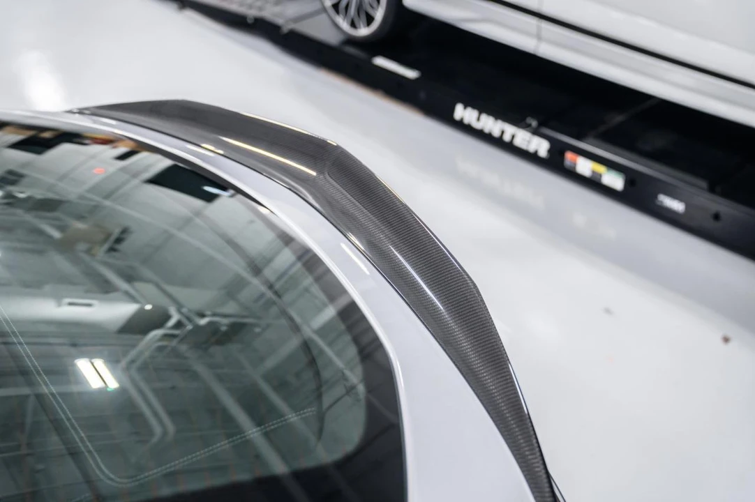 2026 Lamborghini Urus SE - Image 29 of 31