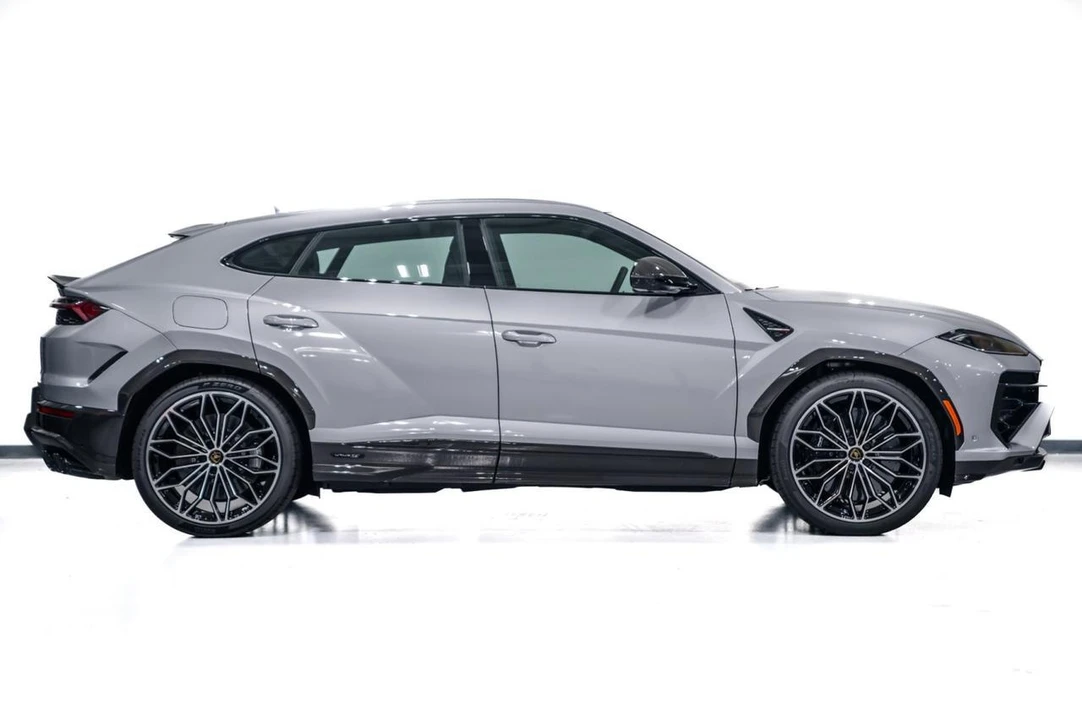 2026 Lamborghini Urus SE - Image 8 of 31