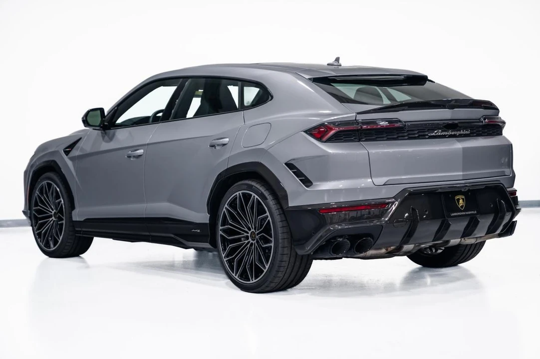 2026 Lamborghini Urus SE - Image 5 of 31