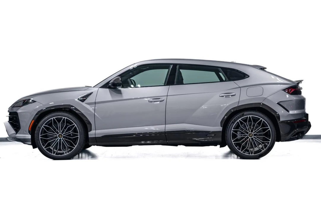 2026 Lamborghini Urus SE - Image 9 of 31