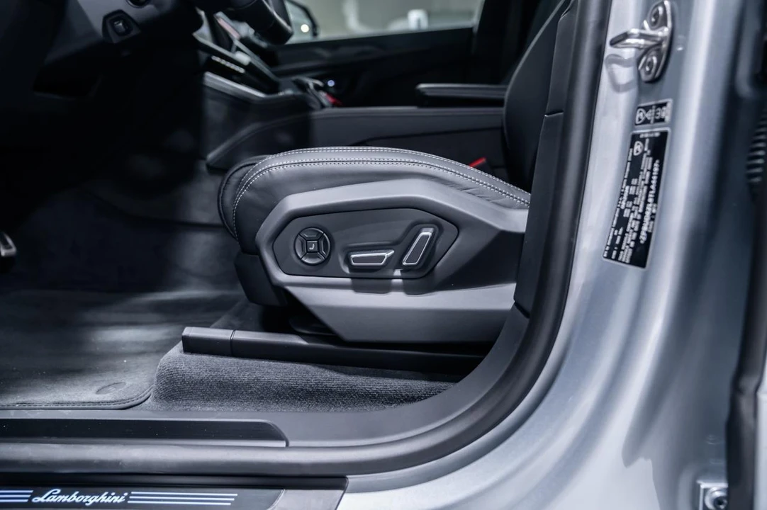 2026 Lamborghini Urus SE - Image 18 of 31