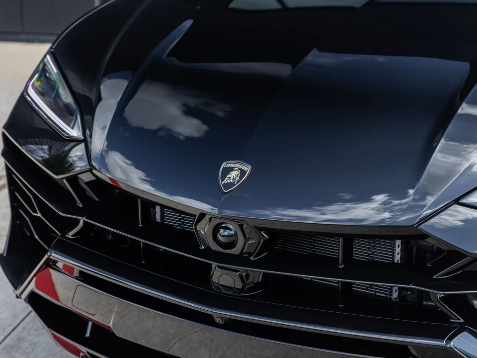 2026 Lamborghini Urus SE - Image 16 of 31