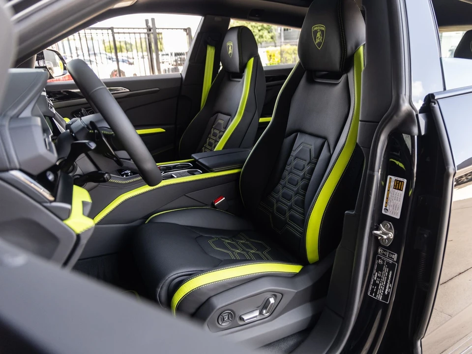 2026 Lamborghini Urus SE - Image 26 of 31