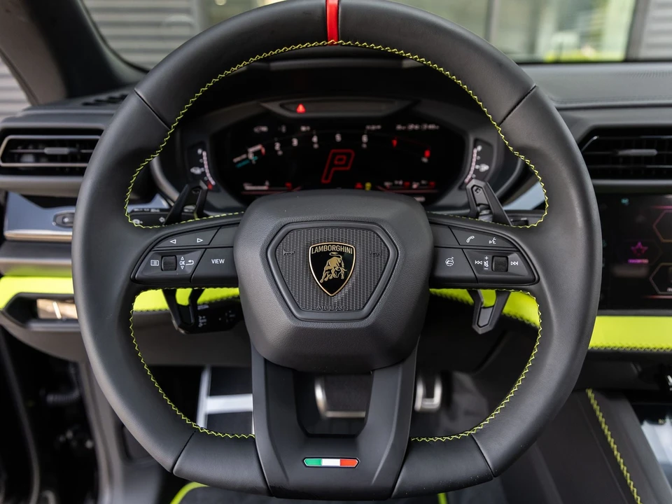 2026 Lamborghini Urus SE - Image 30 of 31