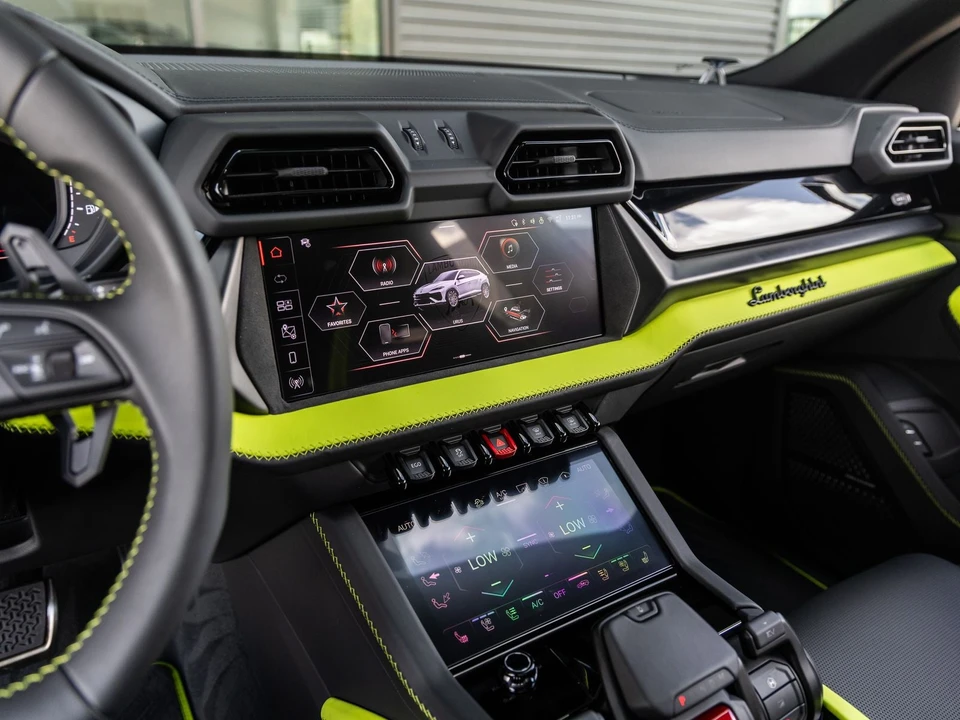 2026 Lamborghini Urus SE - Image 31 of 31