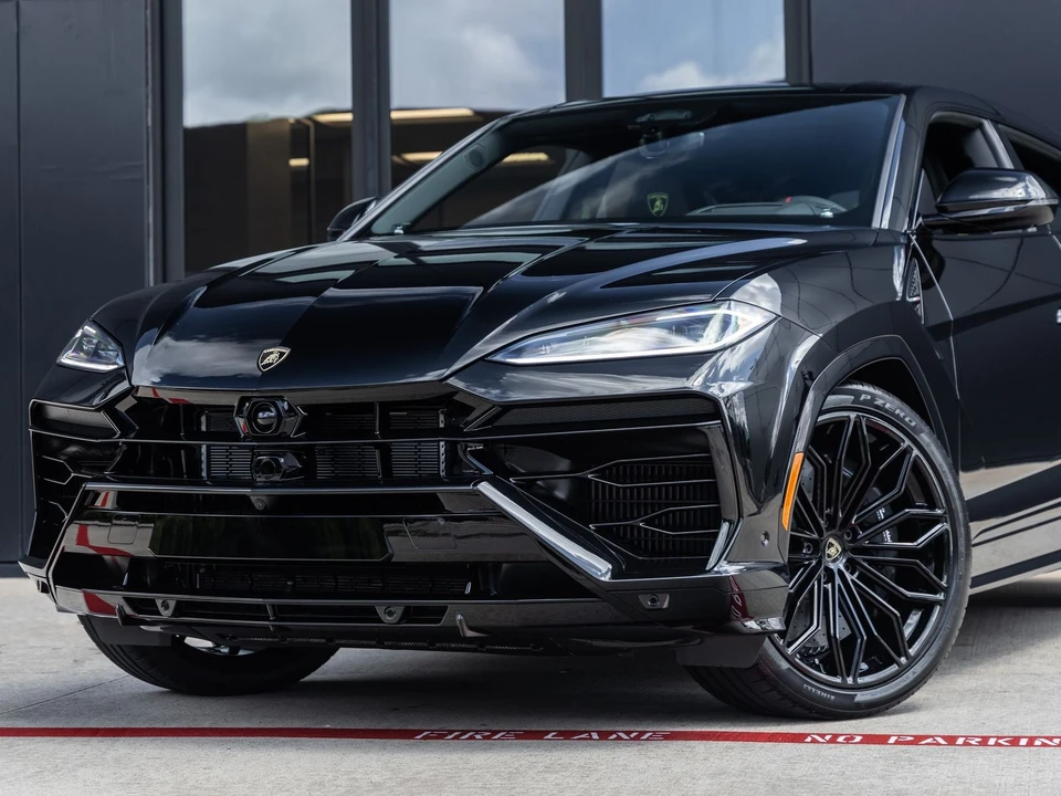 2026 Lamborghini Urus SE - Image 3 of 31