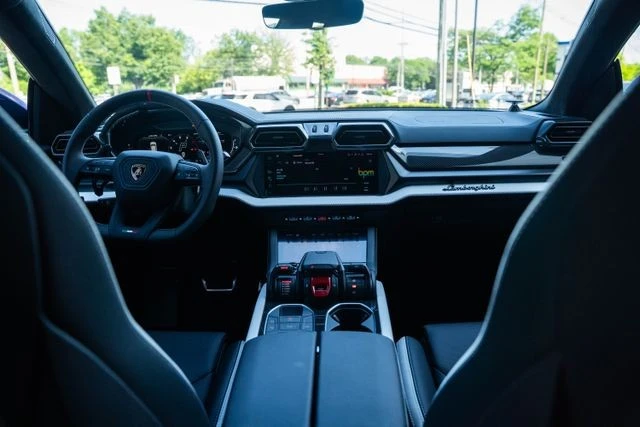 2026 Lamborghini Urus SE - Image 28 of 31