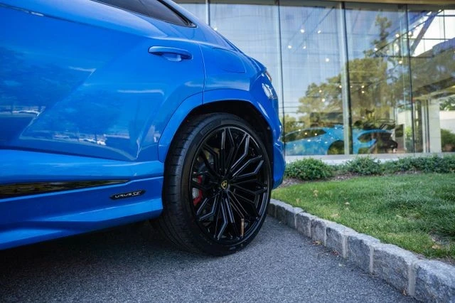 2026 Lamborghini Urus SE - Image 9 of 31