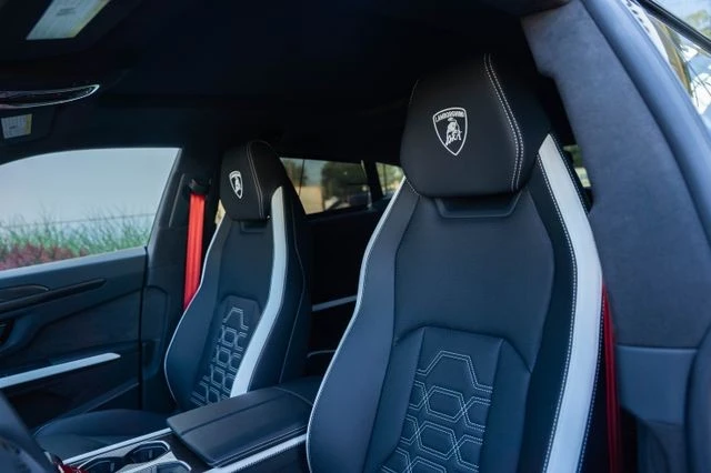 2026 Lamborghini Urus SE - Image 13 of 31