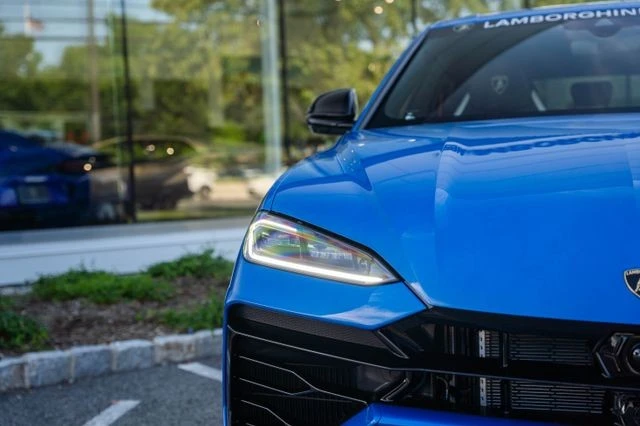 2026 Lamborghini Urus SE - Image 3 of 31