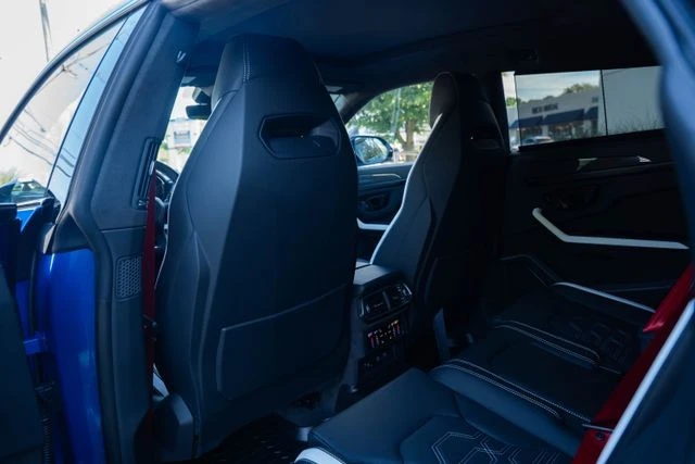2026 Lamborghini Urus SE - Image 24 of 31