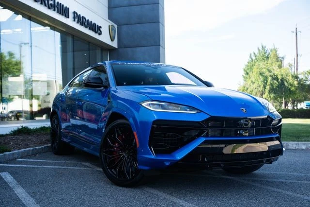 2026 Lamborghini Urus SE - Image 19 of 31
