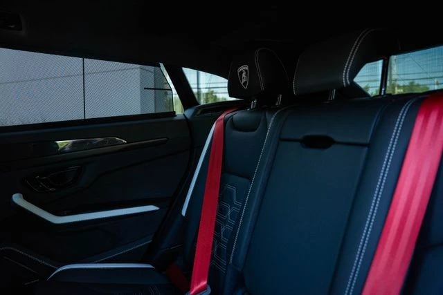 2026 Lamborghini Urus SE - Image 25 of 31