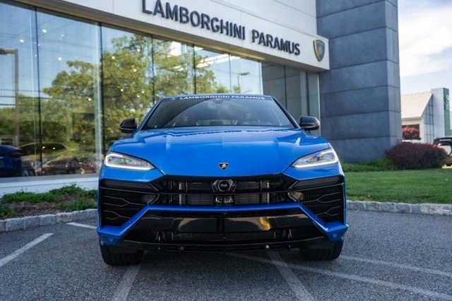 2026 Lamborghini Urus SE - Image 2 of 31
