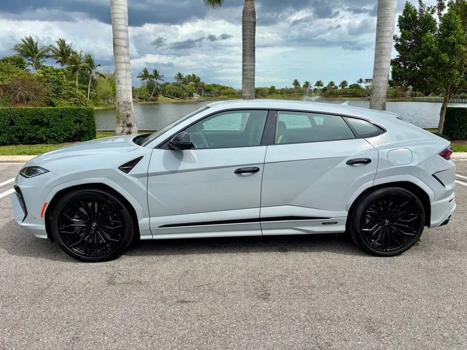 2026 Lamborghini Urus SE - Image 5 of 14