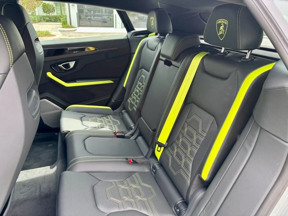2026 Lamborghini Urus SE - Image 9 of 14