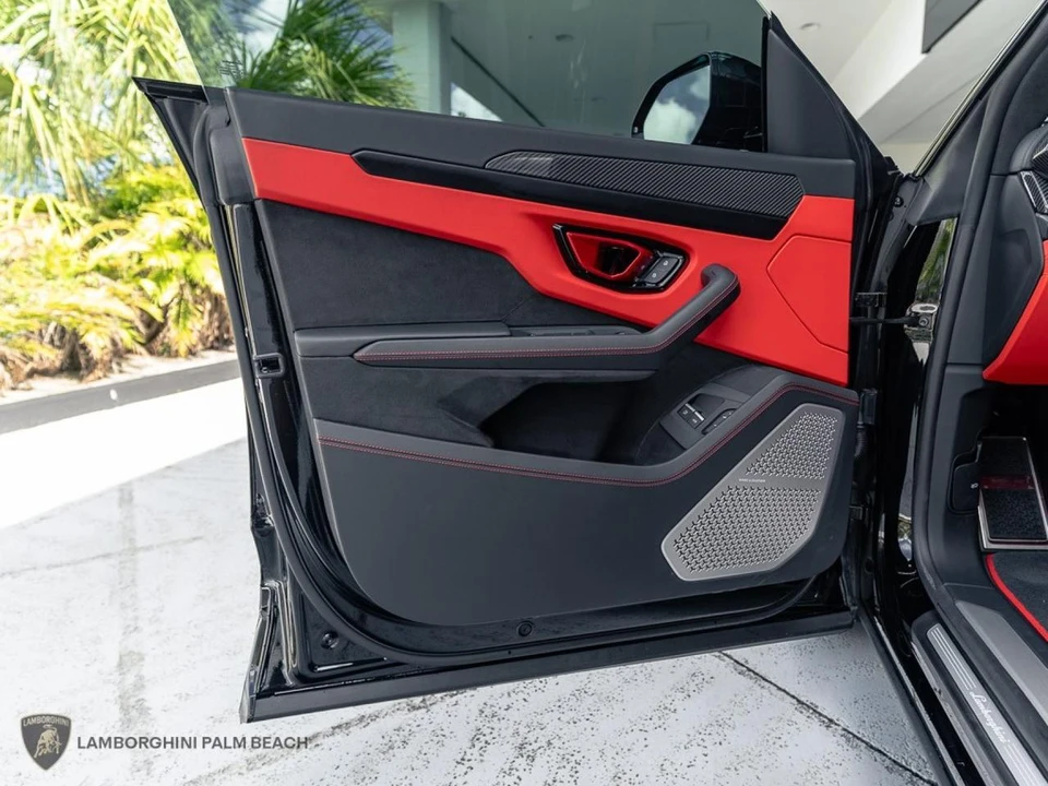 2026 Lamborghini Urus SE - Image 23 of 29