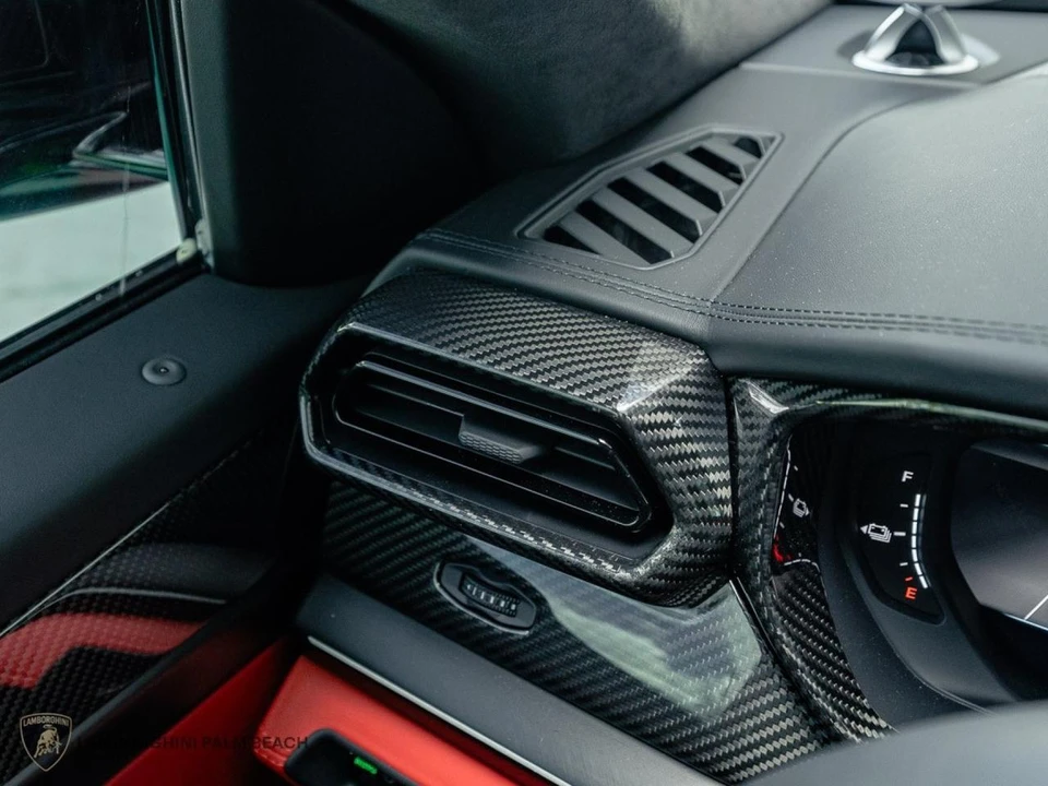 2026 Lamborghini Urus SE - Image 16 of 29