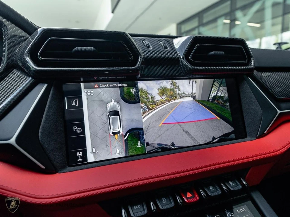 2026 Lamborghini Urus SE - Image 15 of 29