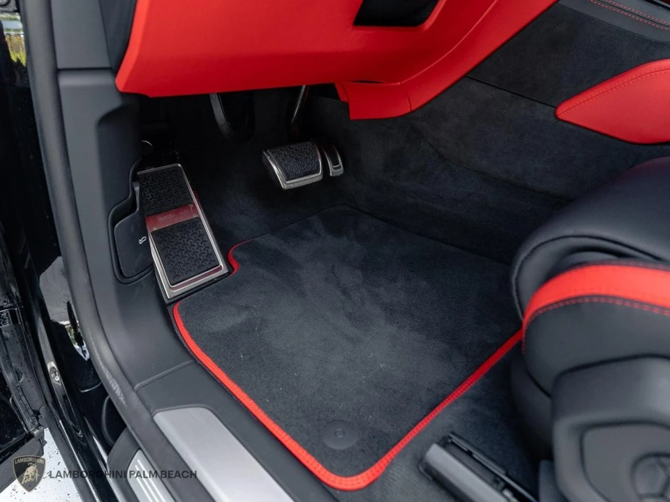 2026 Lamborghini Urus SE - Image 21 of 29