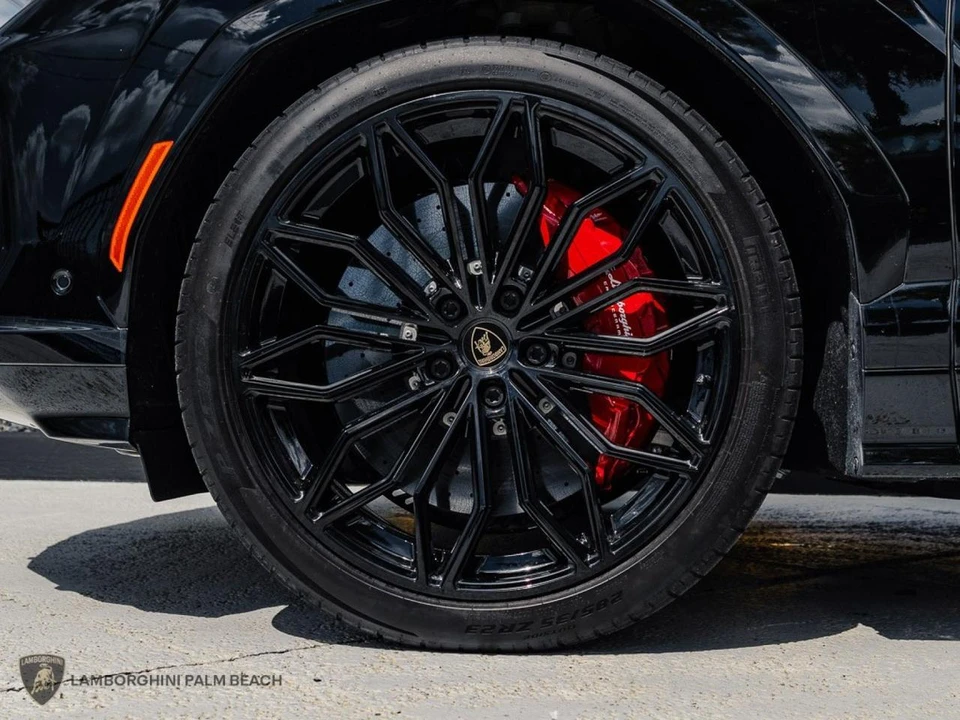 2026 Lamborghini Urus SE - Image 28 of 29