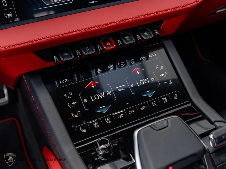 2026 Lamborghini Urus SE - Image 15 of 27