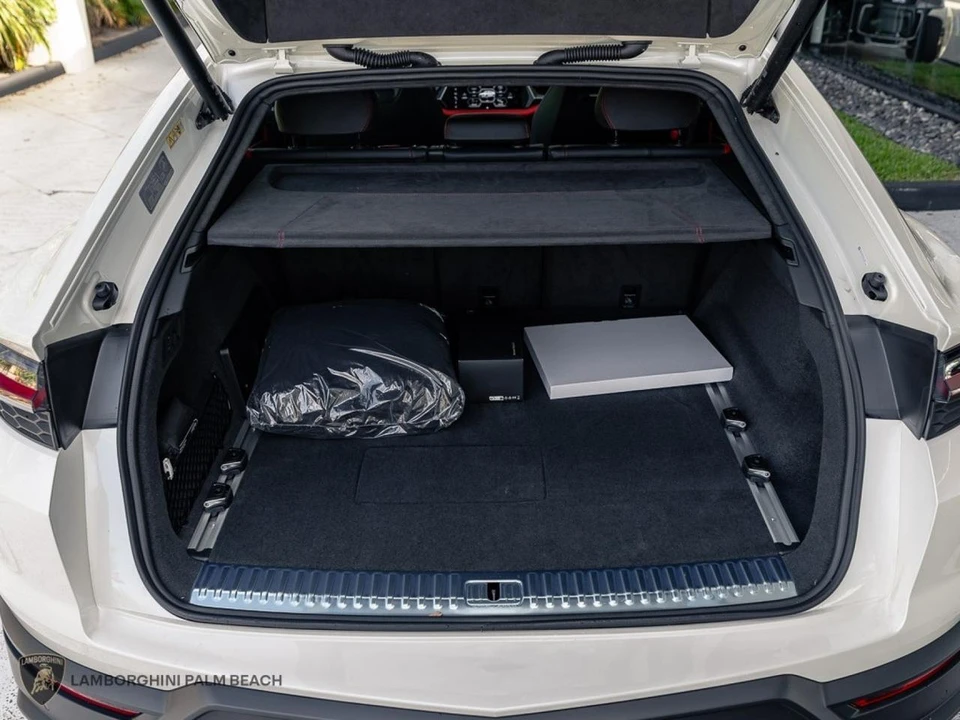 2026 Lamborghini Urus SE - Image 23 of 27