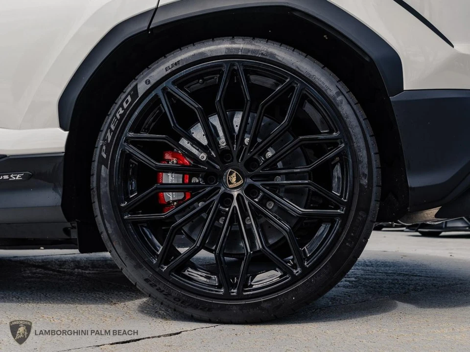 2026 Lamborghini Urus SE - Image 27 of 27