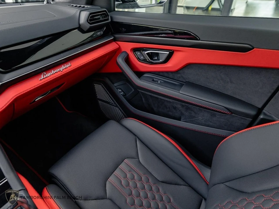 2026 Lamborghini Urus SE - Image 11 of 27