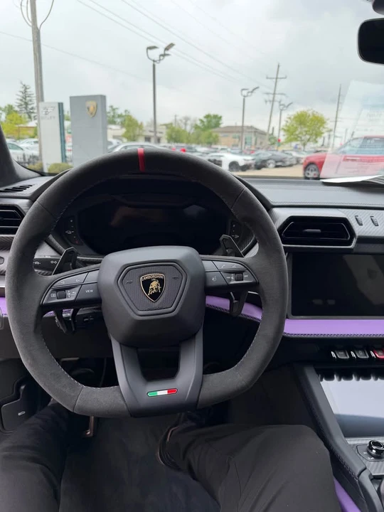 2026 Lamborghini Urus - Image 2 of 8