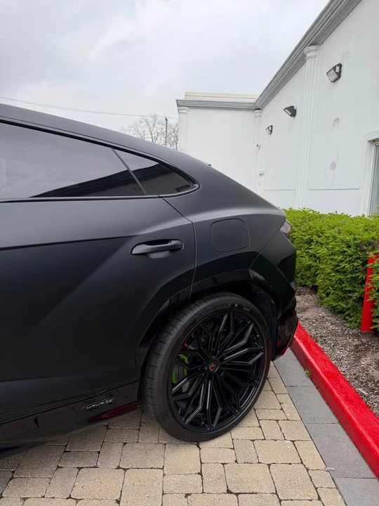 2026 Lamborghini Urus - Image 7 of 8