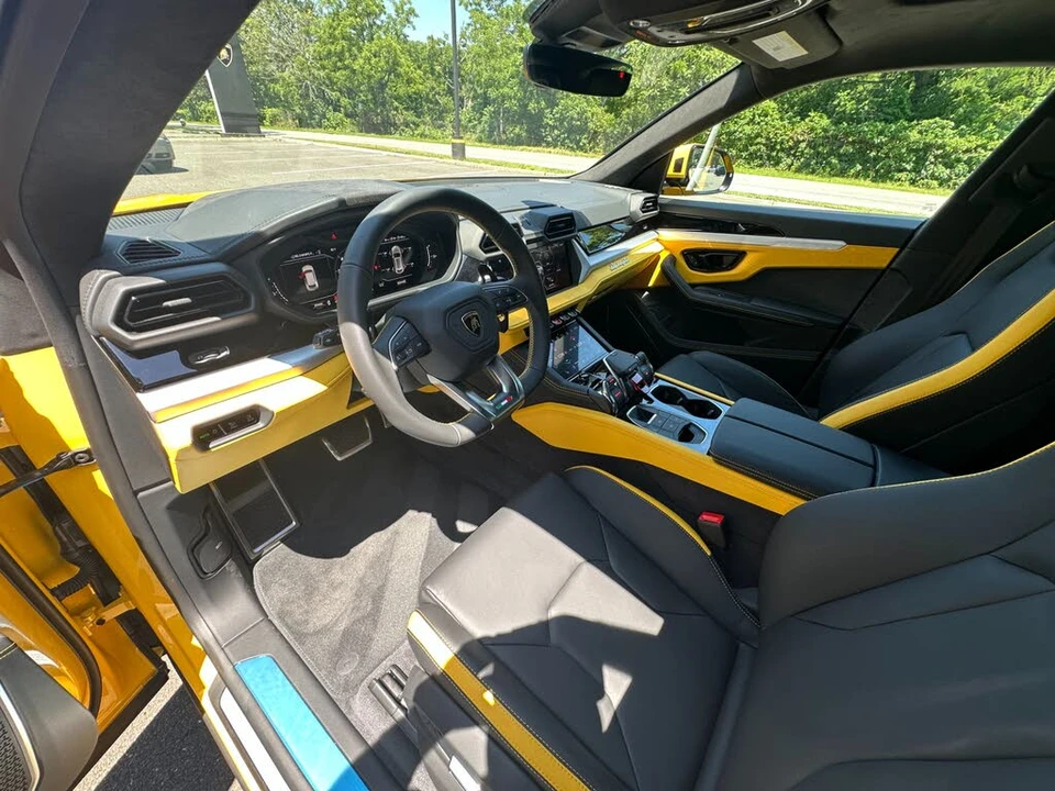 2026 Lamborghini Urus - Image 2 of 6