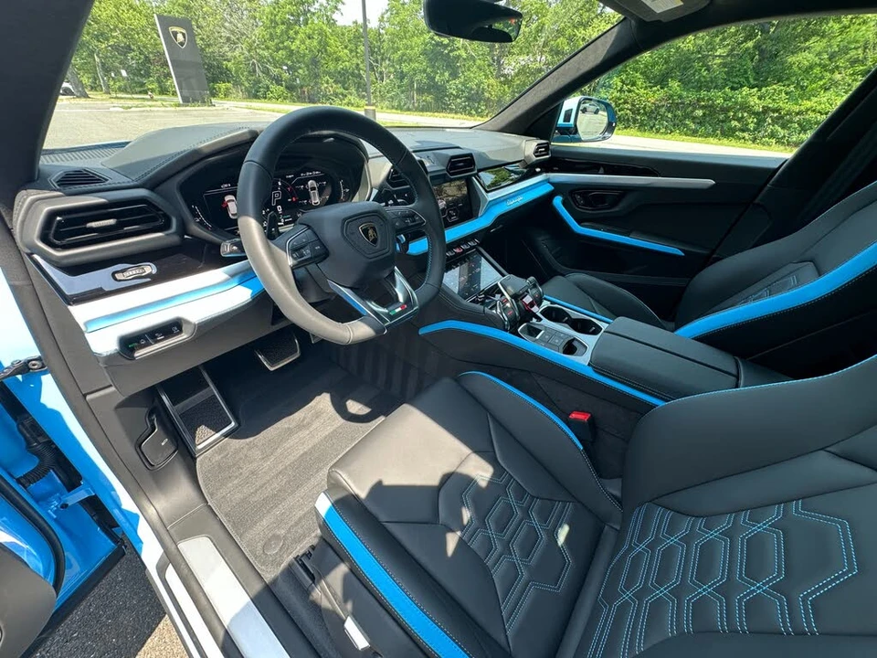 2026 Lamborghini Urus - Image 2 of 6