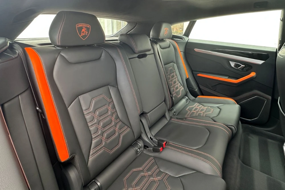 2026 Lamborghini Urus - Image 16 of 24
