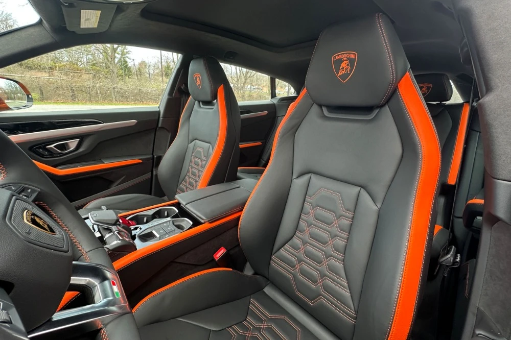 2026 Lamborghini Urus - Image 9 of 24