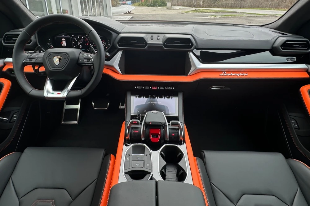 2026 Lamborghini Urus - Image 5 of 24