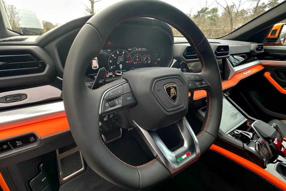 2026 Lamborghini Urus - Image 7 of 24