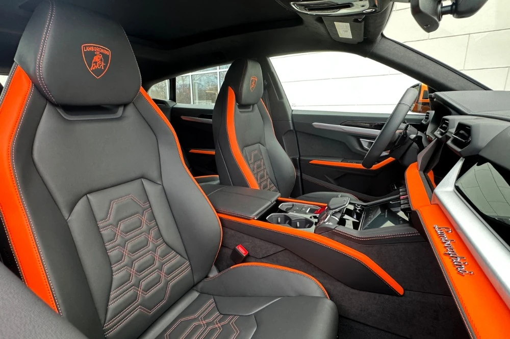 2026 Lamborghini Urus - Image 12 of 24