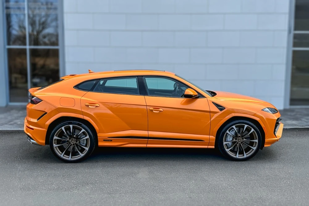 2026 Lamborghini Urus - Image 4 of 24