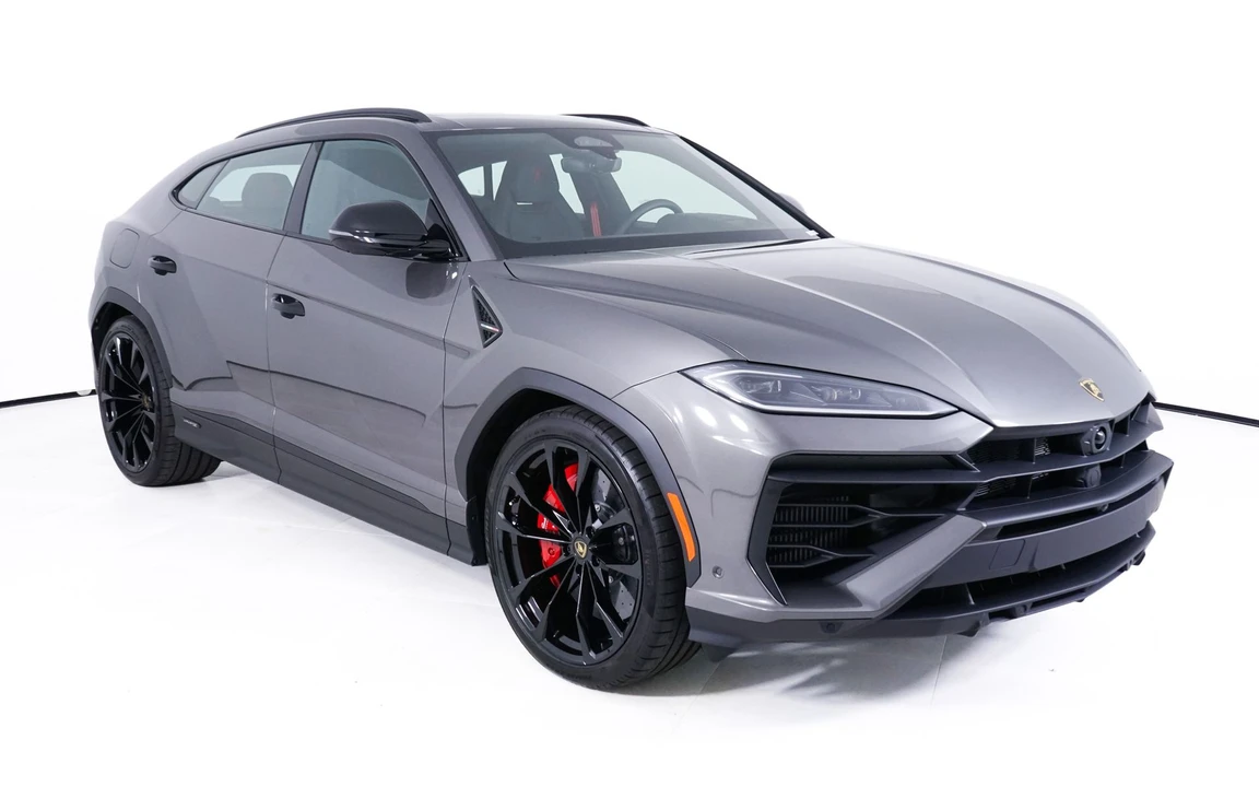 2026 Lamborghini Urus - Image 9 of 31