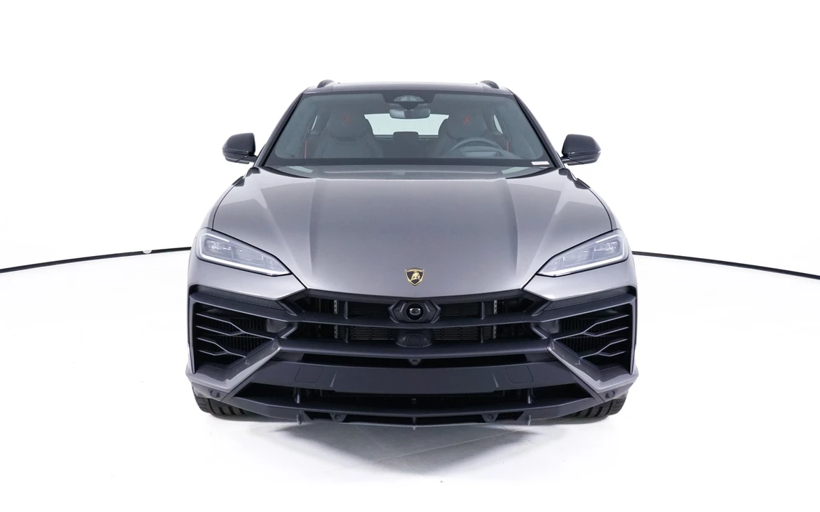 2026 Lamborghini Urus - Image 10 of 31