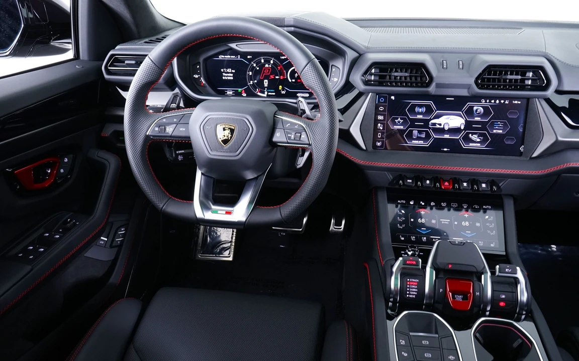 2026 Lamborghini Urus - Image 25 of 31