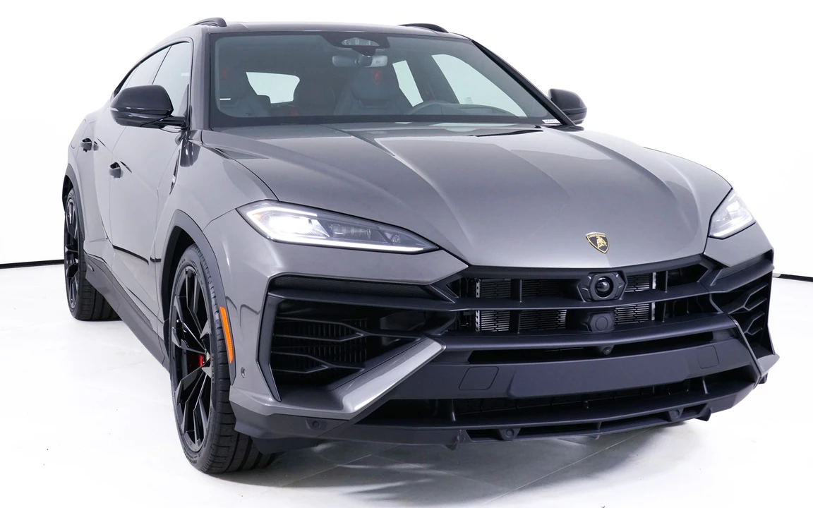 2026 Lamborghini Urus - Image 18 of 31