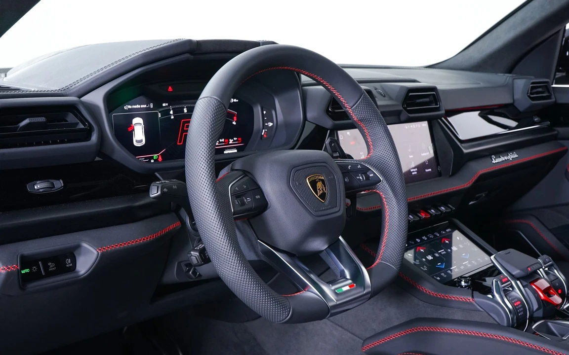 2026 Lamborghini Urus - Image 4 of 31