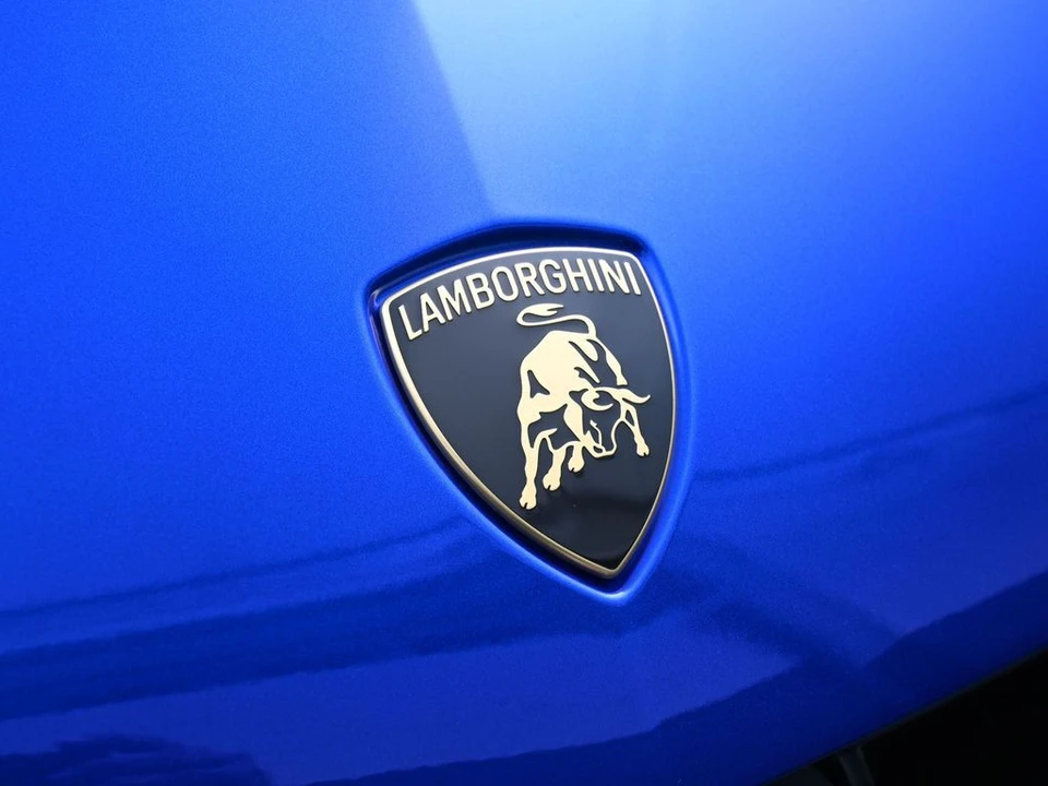 2026 Lamborghini Urus - Image 13 of 31