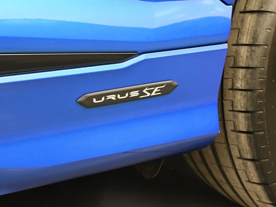 2026 Lamborghini Urus - Image 14 of 31