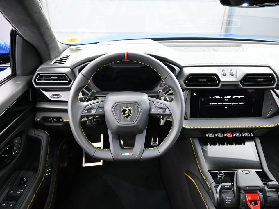 2026 Lamborghini Urus - Image 18 of 31