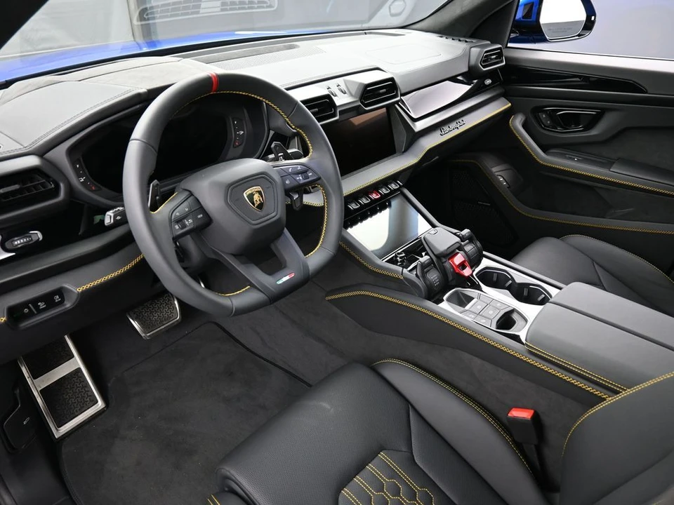 2026 Lamborghini Urus - Image 4 of 31