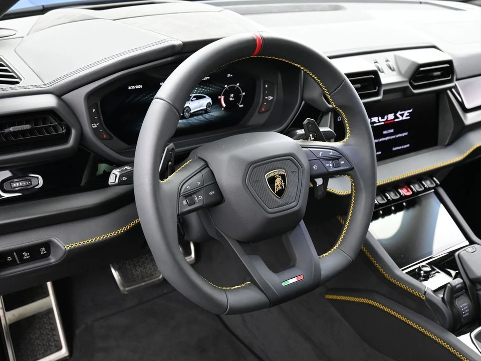 2026 Lamborghini Urus - Image 17 of 31
