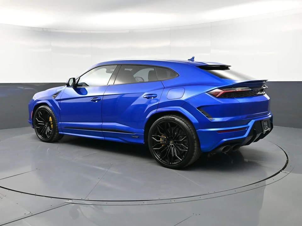2026 Lamborghini Urus - Image 8 of 31